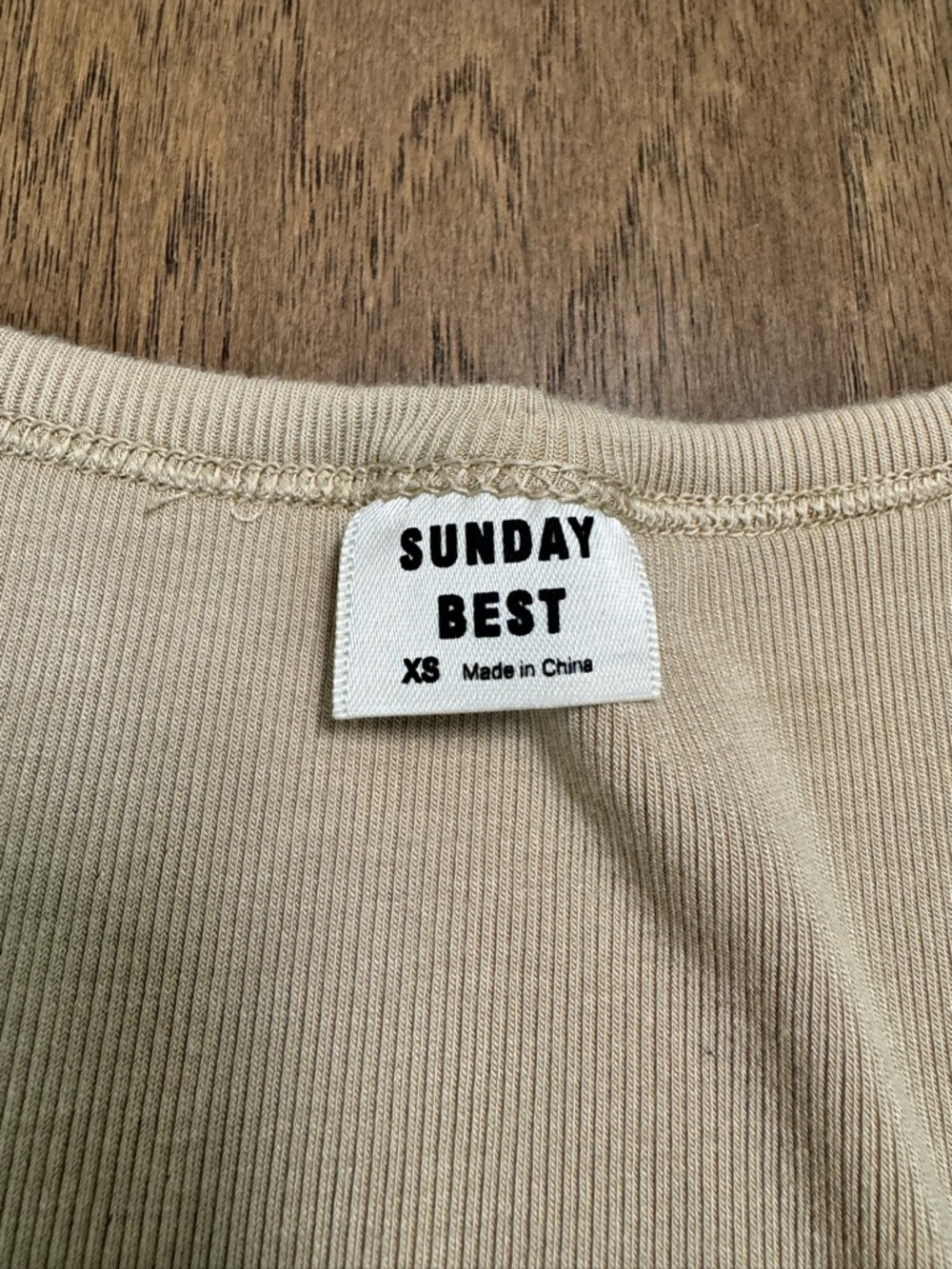 Aritzia Sunday Best Taupe Ribbed Scoop Neck Buttoned-up Crop Top - Picture 7 of 12